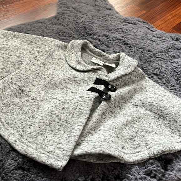 Max Studio Baby Grey Bolero With Black Buttons - Picture 3 of 3